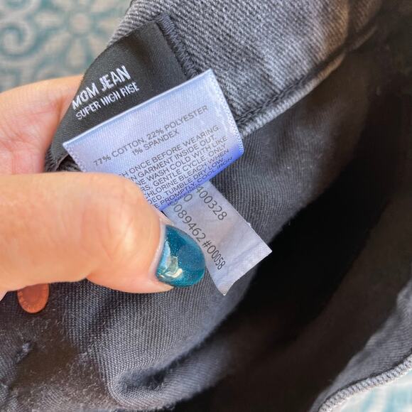 Express Black Mom Jeans Super High Rise - Size‎ 8 - Picture 4 of 11